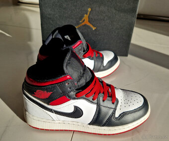 Orig. NIKE Air Jordan 1 MID, vel. EUR 35,5 - 4