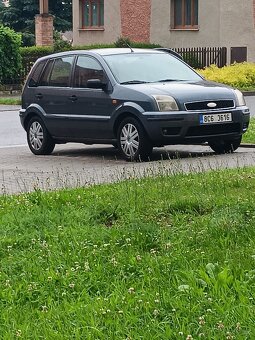 Ford Fusion - 4