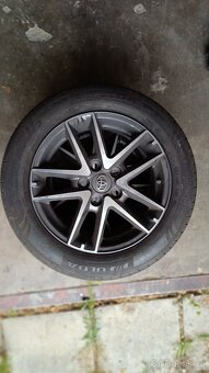 16" kola - alu disky + pneu Toyota Auris, E6,5Jx16H2, ET45 - 4