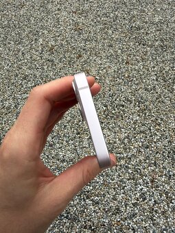 IPhone 13 mini - baterie 100% pink - 4