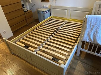 Dřevěná masivní postel 140 cm - 4