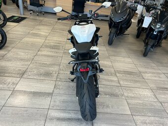 CF Moto NK 675 2025 - 4