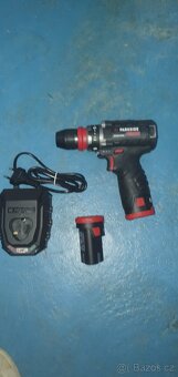 Sada s aku vrtacím šroubovákem - 4