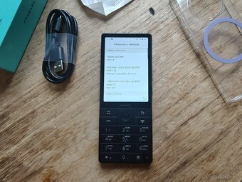 Qin F25 - Android tlačítkový telefon - 4