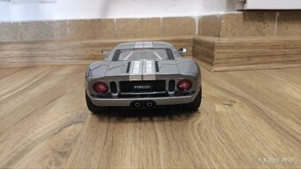 Model Ford GT 2004 1:18 Autoart ( 73025 ) - 4