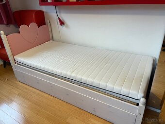 Postel se šuplíkem - 4