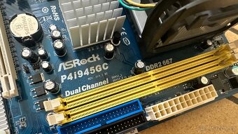 ASRock P4I945GC / Intel P4 2.8GHz / Socket 478 - 4