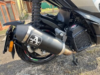 Aprilia SR GT 200 - 4