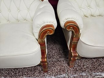 CHESTERFIELD SEDAČKA ŠTÝLOVA ,V KOMBIN.S DREVOM - 4