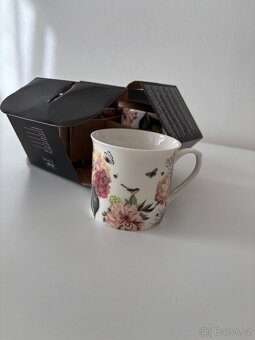 Sada hrnku s motivem květin značky F&F home - 4