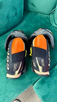 Lokty CCM Tacks AS-V Pro - 4