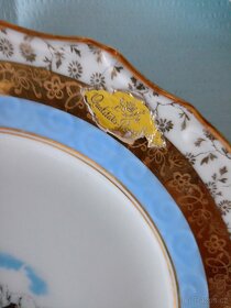 KRÁSNÁ PORCELÁNOVÁ SOUPRAVA - 4