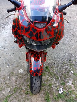 Prodám VTR 1000 f - 4