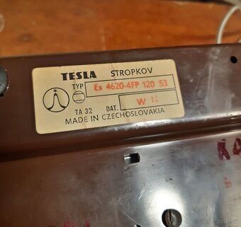 Tlačítkový telefon Tesla z roku 1983 - 4