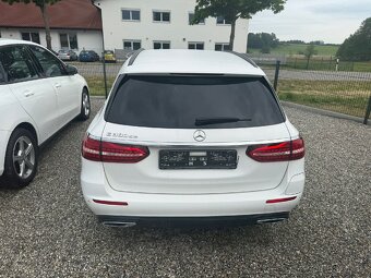 Mercedes E300 de T model - 4