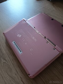 Prodám Nintendo 3DS + příslušenství - 4