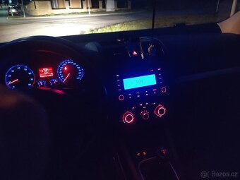 Prodám WV Jetta 1.6 benzín 85Kw - 4
