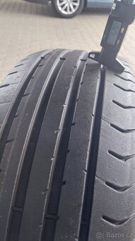 Prodám 2 x letní pneu Fulda 215/55/17 - 4