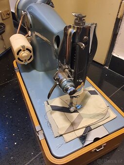 retro šicí stroj 1960 socializmus - 4