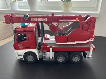 Hasičské auto Bruder - 4