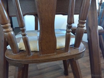 Prodám dřevěný stůl a dvě židle - 4