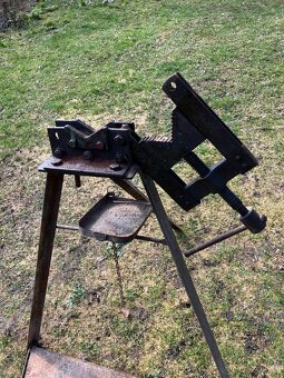 Svěrák na trubky - 4