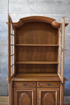 Dvoudveřová vitrína - 4