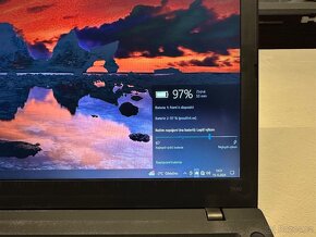Ultra tenký notebook Lenovo - 4
