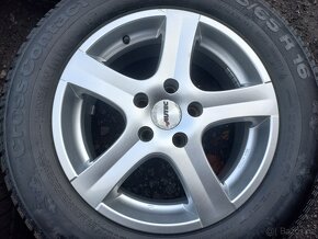 Prodám sadu ALU kol Alutec 215/65R16 zimní - 4