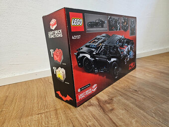 Nové LEGO® Technic 42127 Batman Batmobil - 4