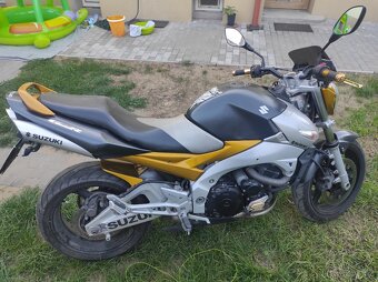 Suzuki GSR 600 - 4