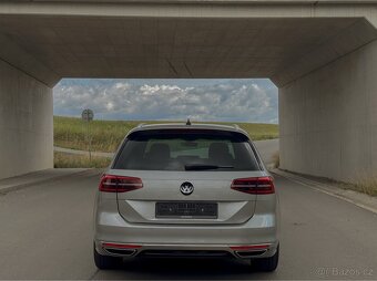 VW PASSAT R-LINE 1.MAJ 138TKM MATRIX KAMERY 360 TAŽNÉ - 4