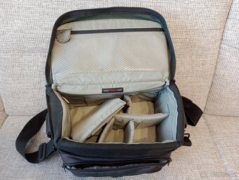 Lowepro NOVA 4 AW - 4