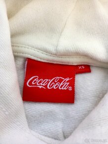 Prodám 2 ks mikinu vel.XS - 4
