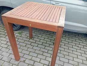 Stůl dřevo teak + 4 x židle PC 16 tis. Kč - 4
