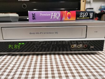 COMOI VHS rekordér a DVD přehrávač LG - 4