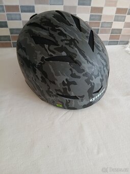 Lyžařská helma od firmy Giro,vel.L - 4