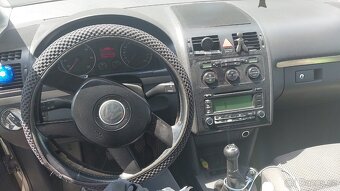 VW Touran 7 mist - 4