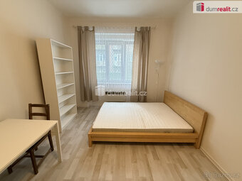 Pronájem bytu 1+kk 30 m2 P5 Smíchov zařízený po rekonstrukci - 4