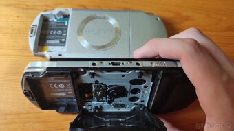 PSP 2004 s CFW & PSP 3004 - 4
