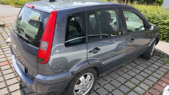 Ford Fusion - 4