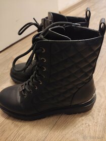 Zimní dámská obuv značky Guess - 4