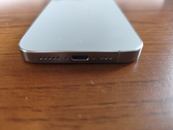 iPhone 15 Pro 256 GB černý titan v záruce - 4