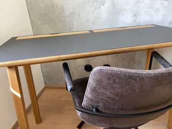 Pracovní stůl s křeslem - 4