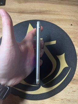 iPhone 11 Bílá - 64GB/Velmi hezký stav - 4