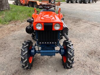 Japonský traktor Kubota B7000D, profesionální repas - 4