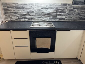 Bílo černá kuchyň - 4