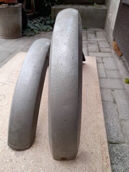 Blatníky Babetta 207, cena za oba 300,- - 4