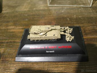 Vojenské modely 1/84 - 4