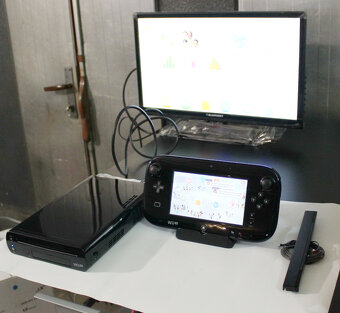 Nintendo Wii U Black Premium Edition - 4